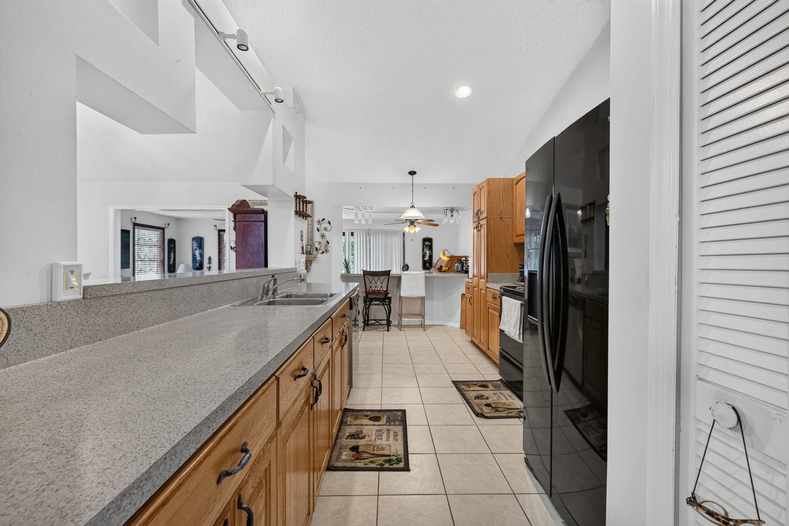 514 NW FERRIS Drive — photo 10