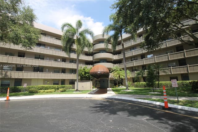 900 Colony Point Circle 216, Pembroke Pines, FL 33026