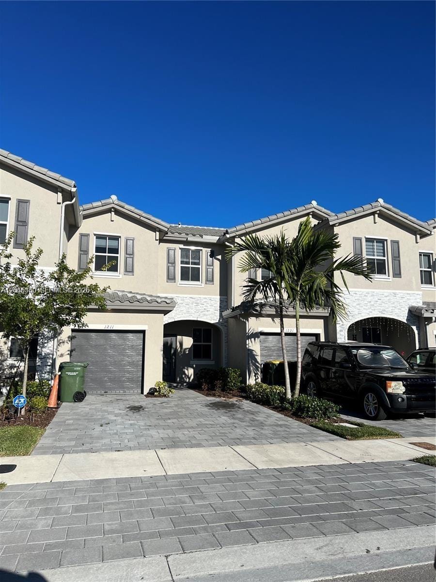1211 SE 27th Terrace — photo 2