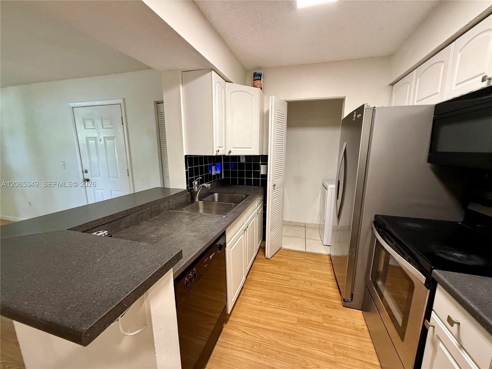 1237 SW 46th Avenue 803 — photo 6