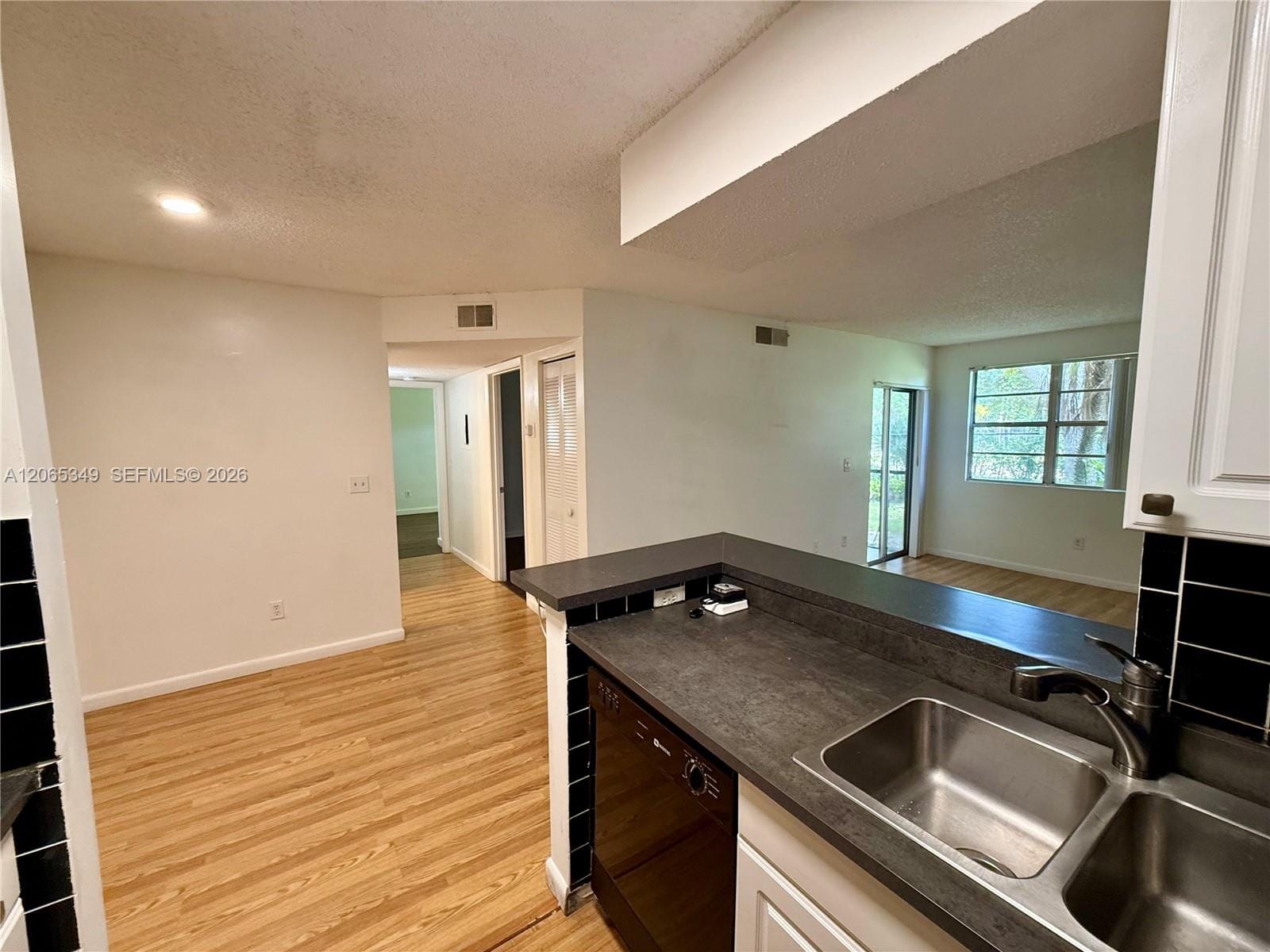 1237 SW 46th Avenue 803 — photo 7