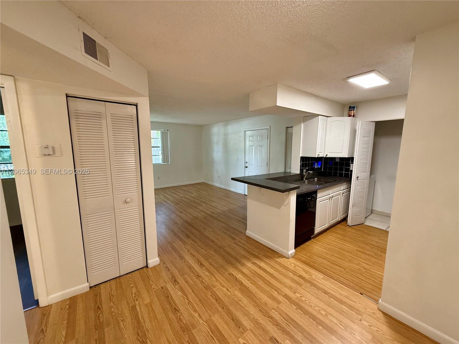 1237 SW 46th Avenue 803 — photo 8