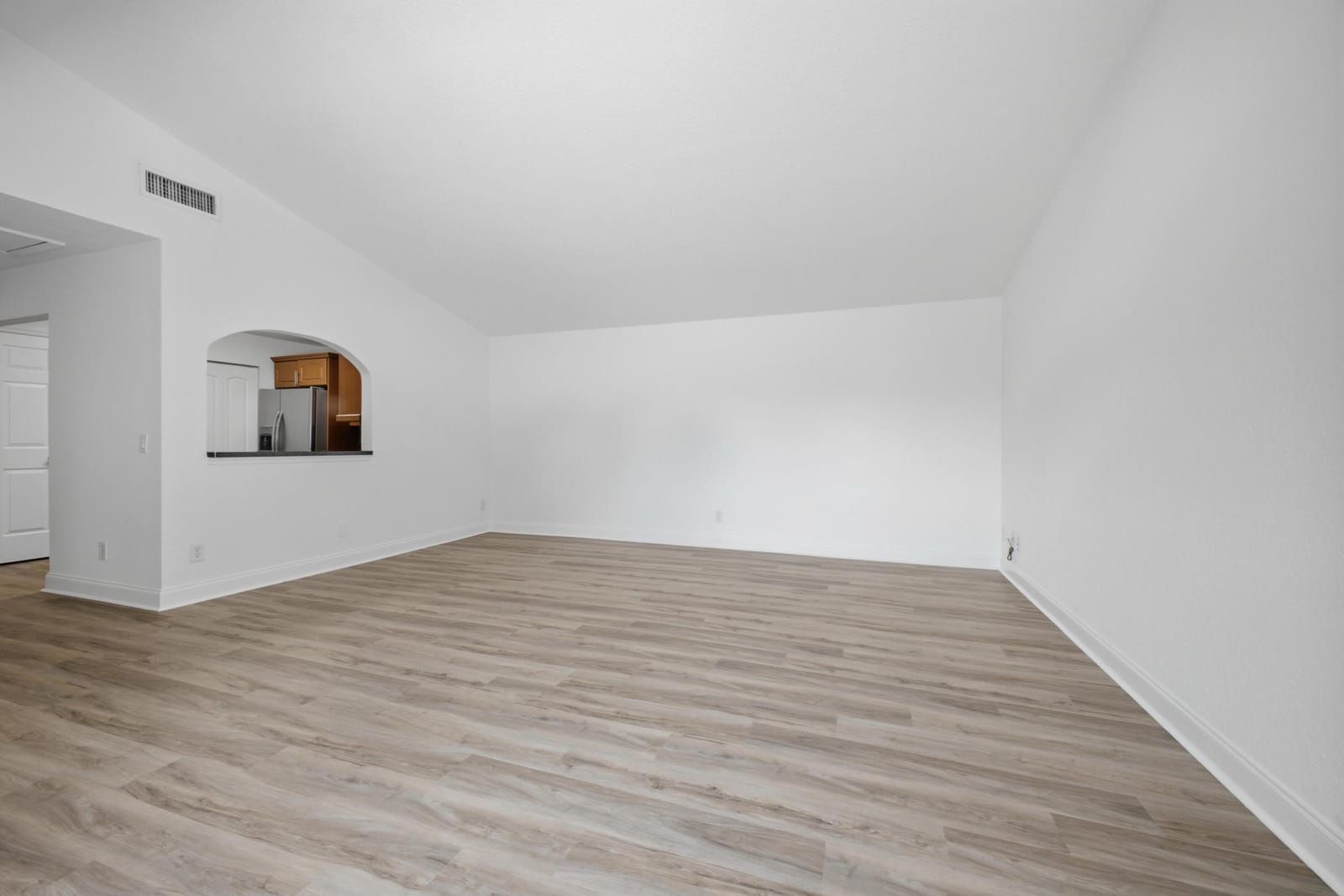 1110 Manor Drive — photo 11