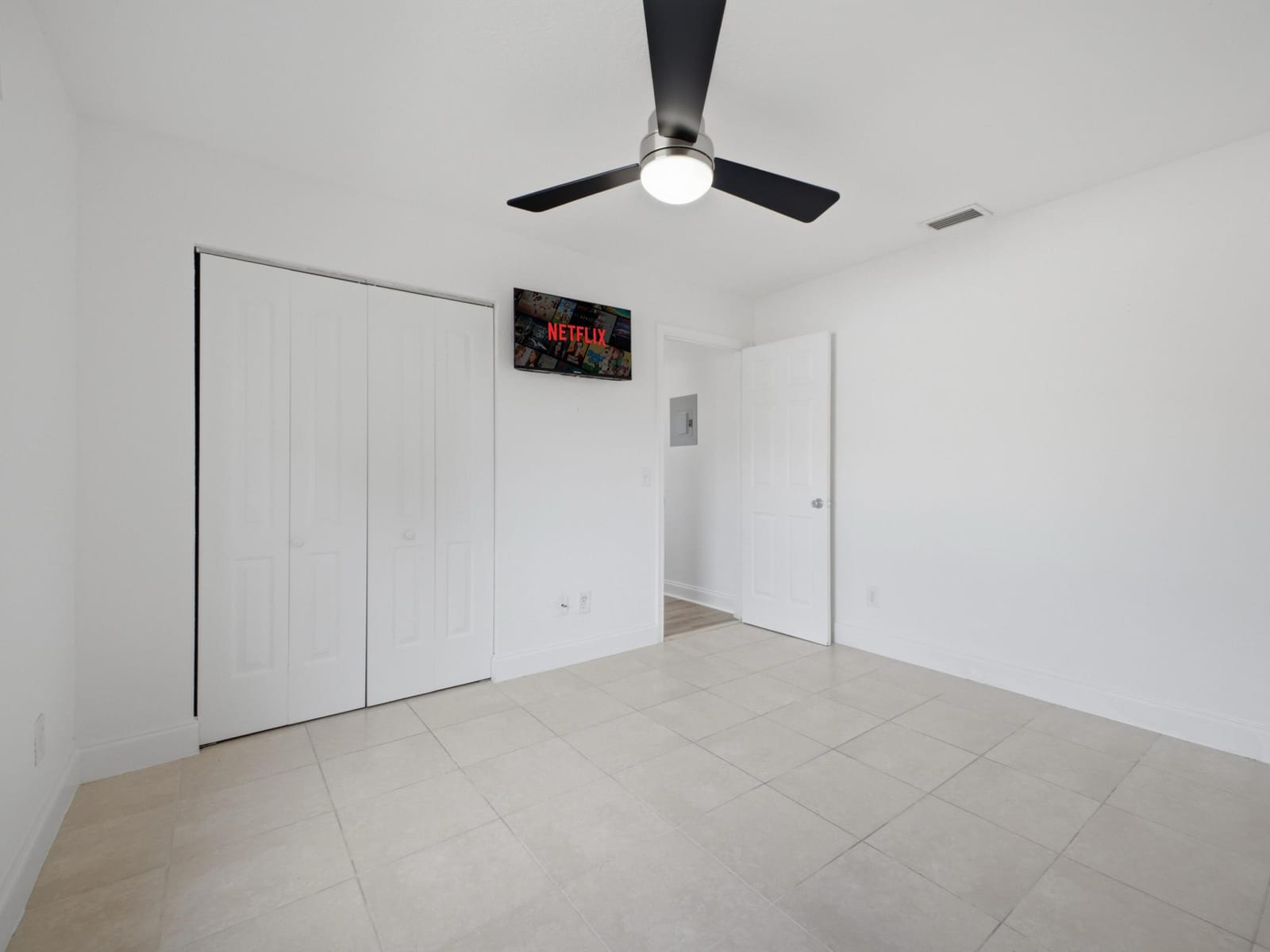 1110 Manor Drive, Palm Springs, FL 33461 photo 23