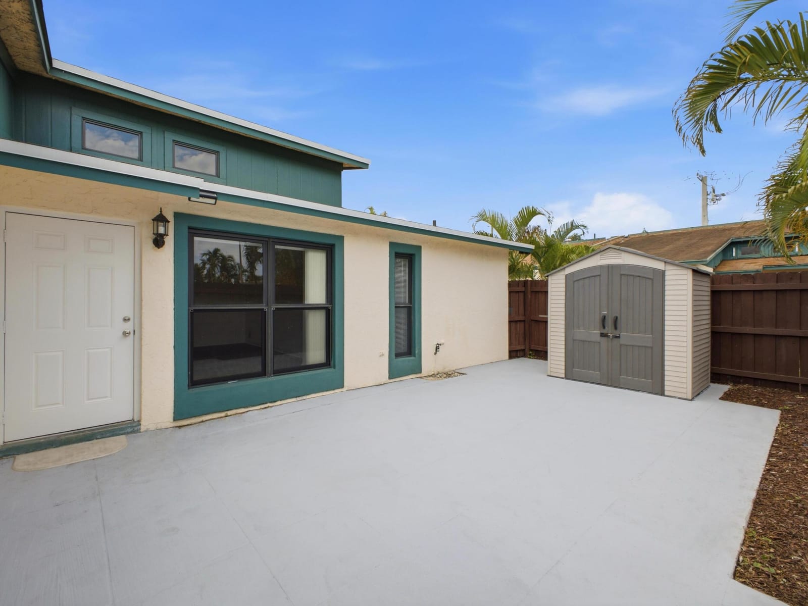 1110 Manor Drive — photo 4