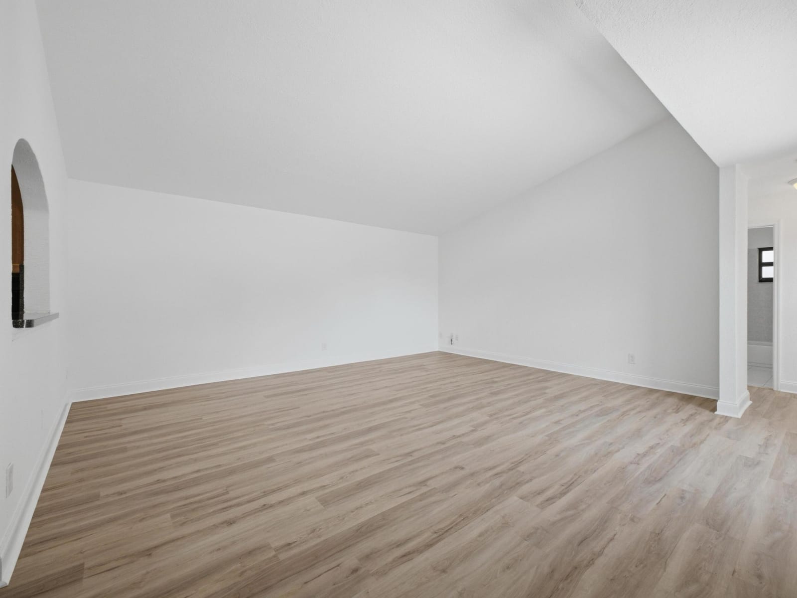 1110 Manor Drive — photo 8