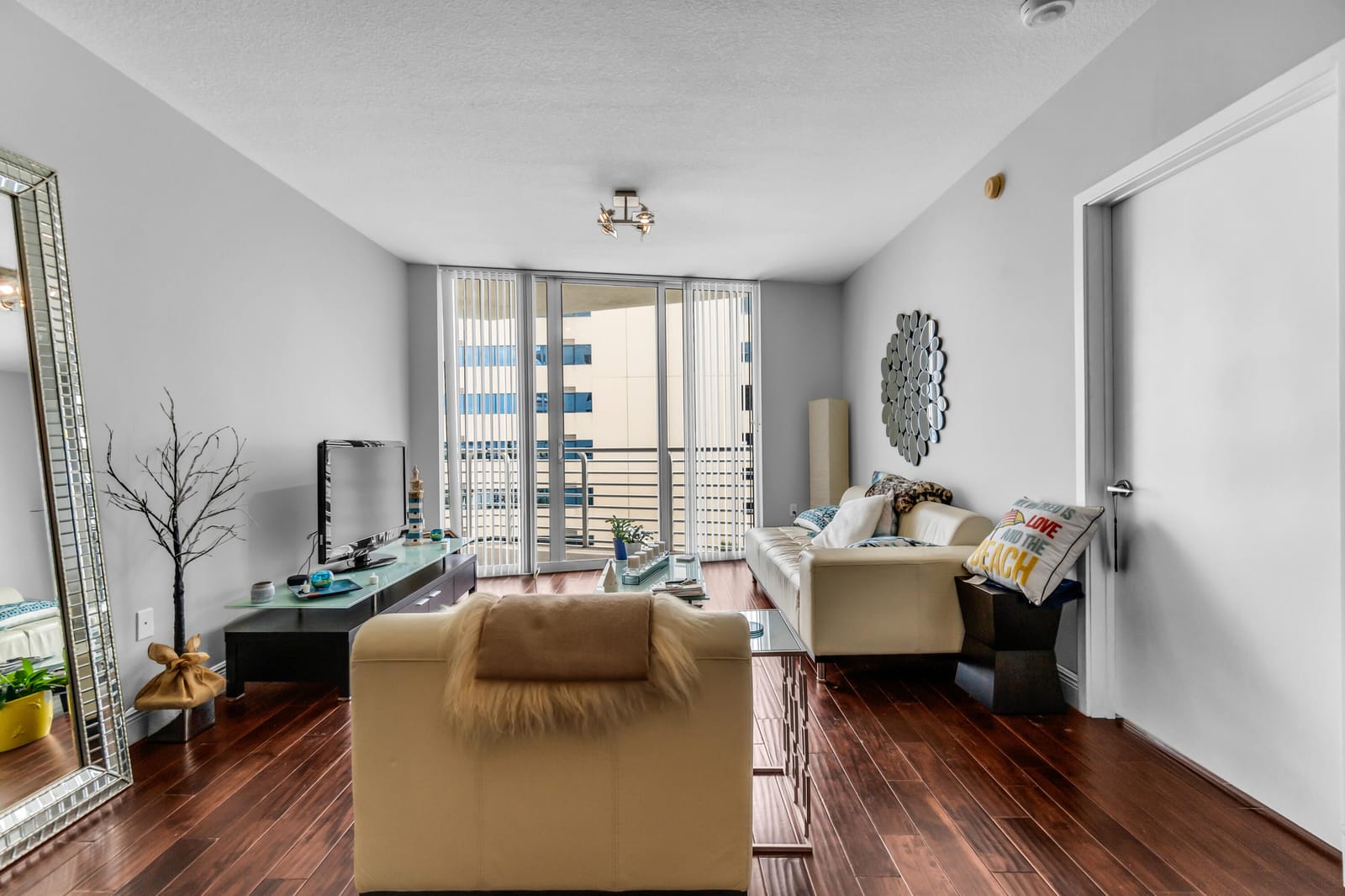 1551 N FLAGLER Drive 817 — photo 6