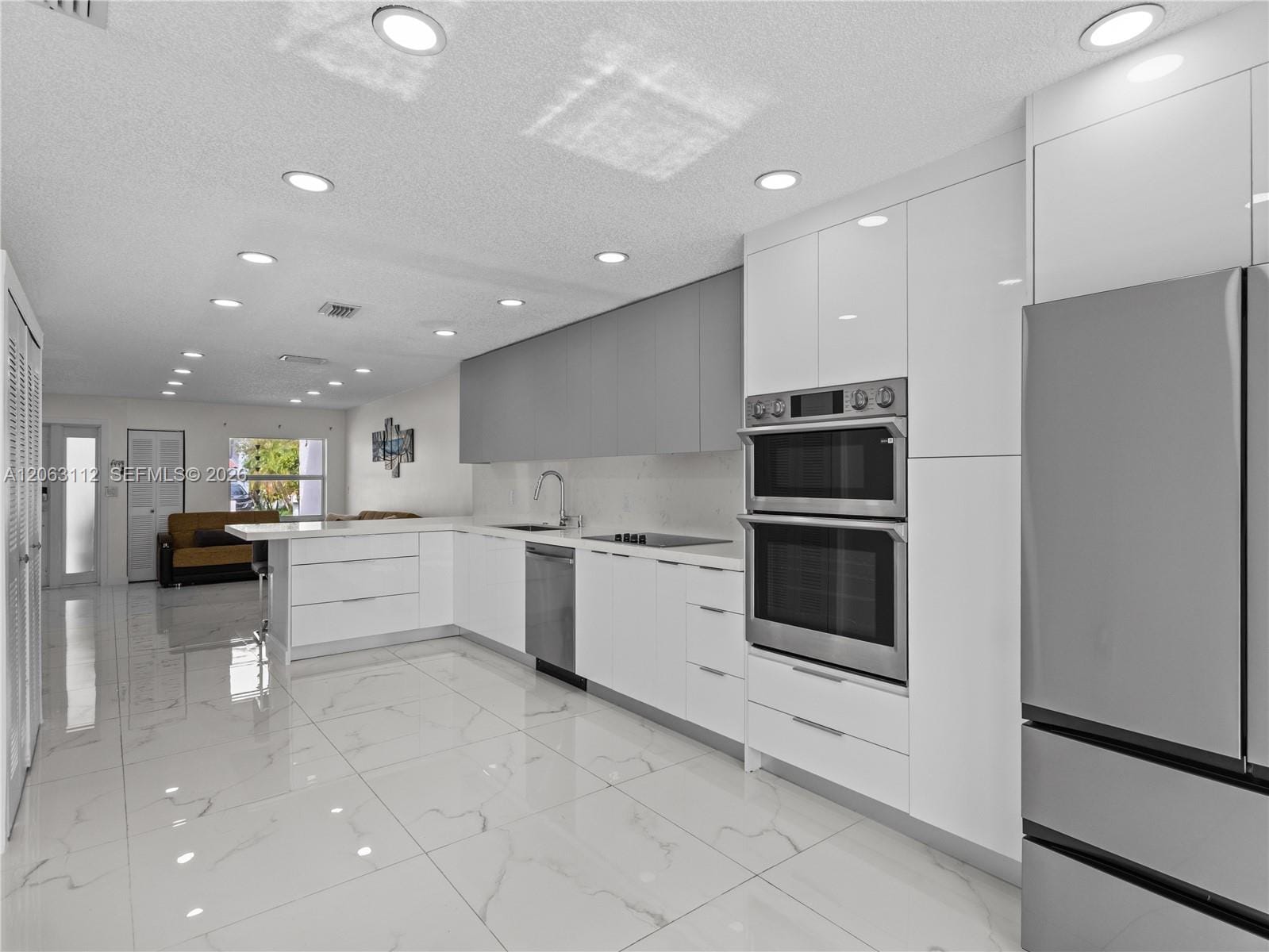 165 SW 113th Court — photo 9