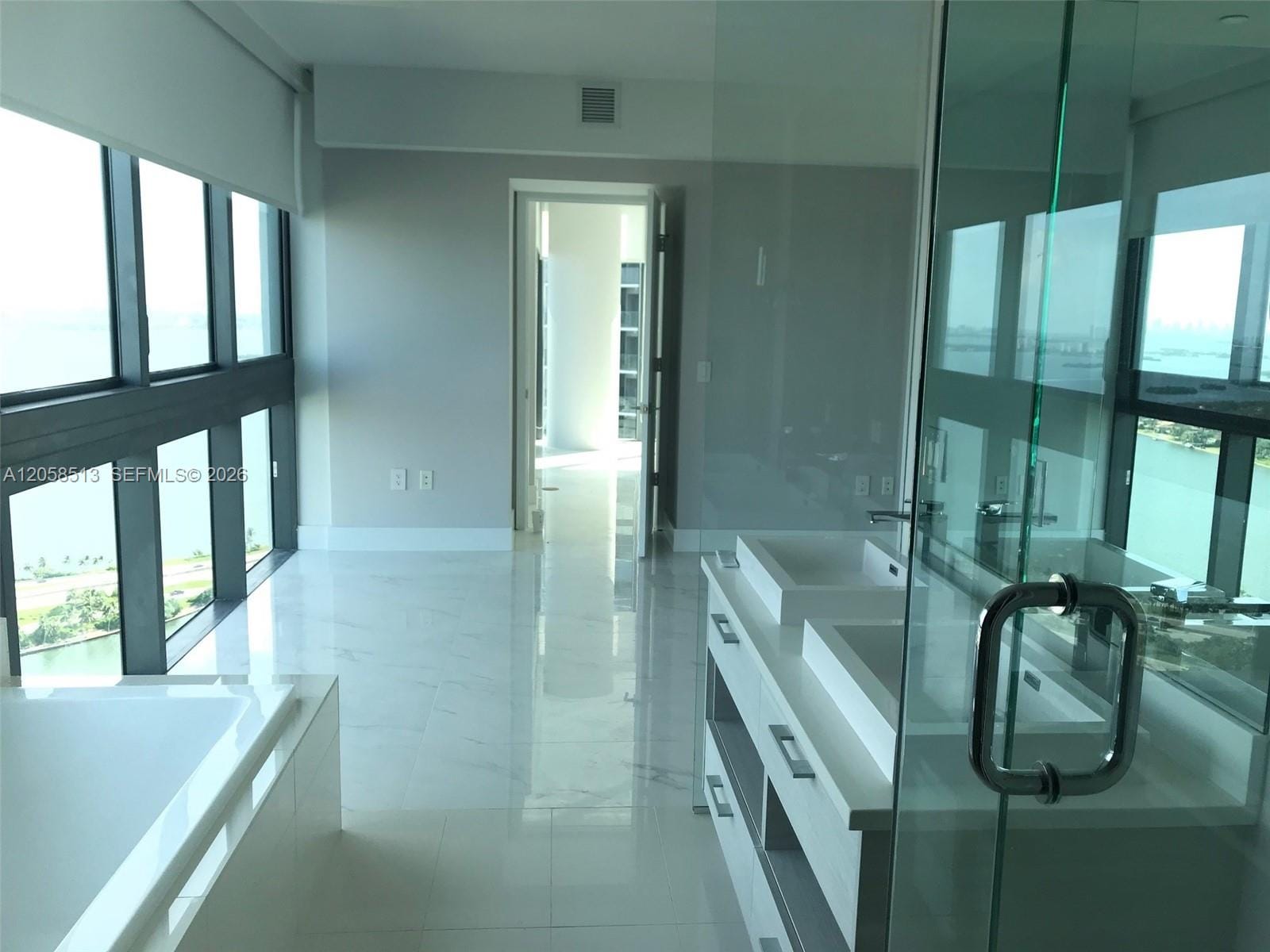 650 NE 32nd Street 4508 — photo 10