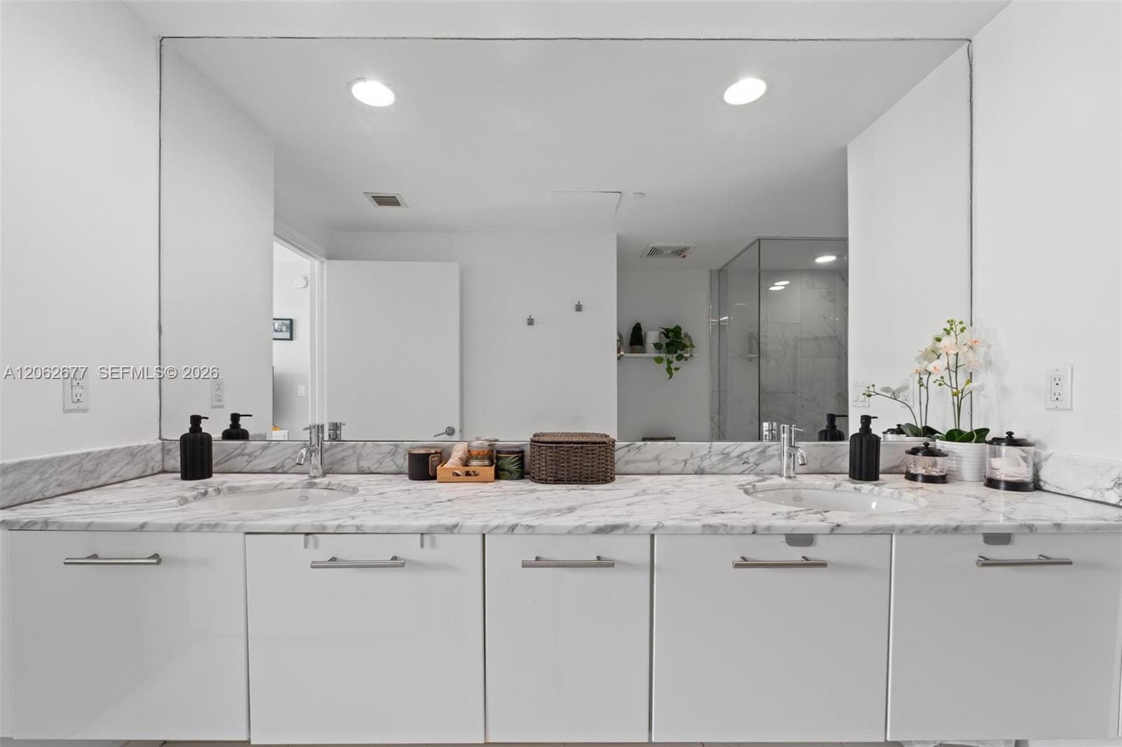 500 Brickell Avenue 1405, Miami, FL 33131 photo 26