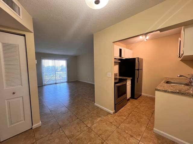 1500 N Congress Avenue B20, West Palm Beach, FL 33401