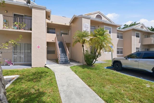 2121 NW 96th Terrace 14D, sold in Reflections At Pembroke P, Pembroke Pines, FL