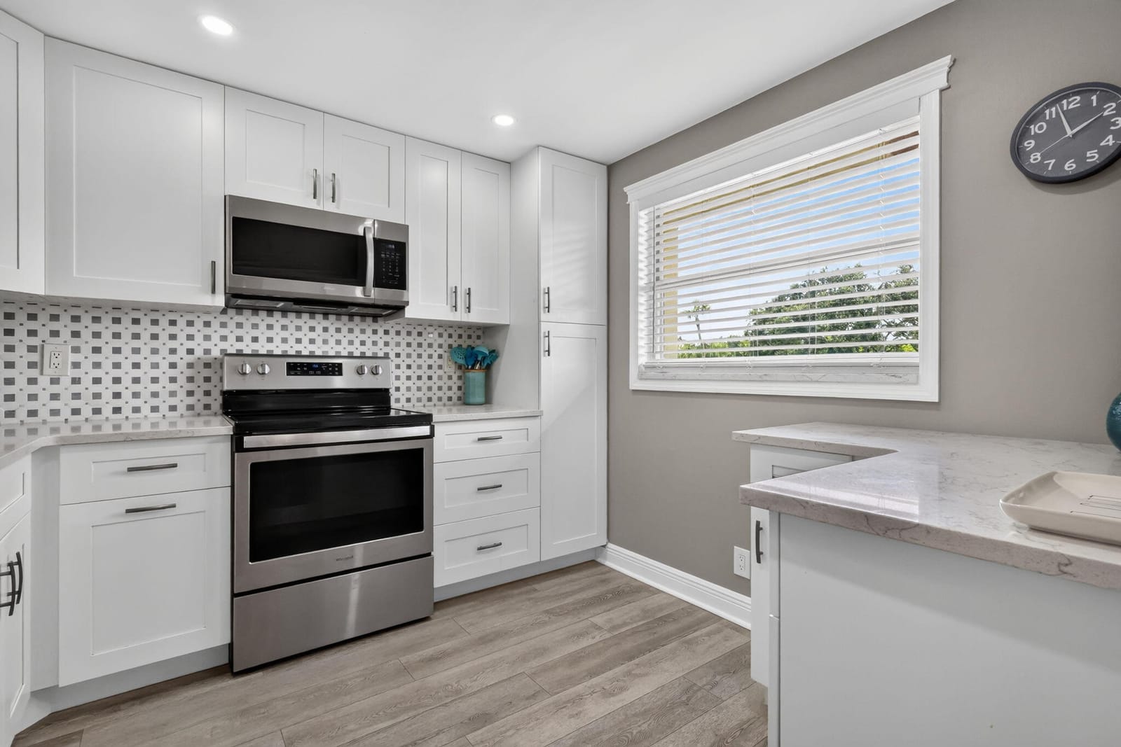 3951 Via Poinciana 209 — photo 3