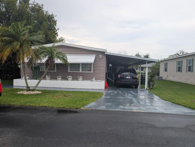 32 Manor Drive, Fort Pierce, FL 34982