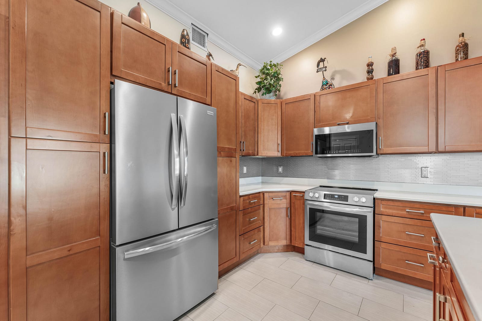 315 CORAL TRACE Lane — photo 9