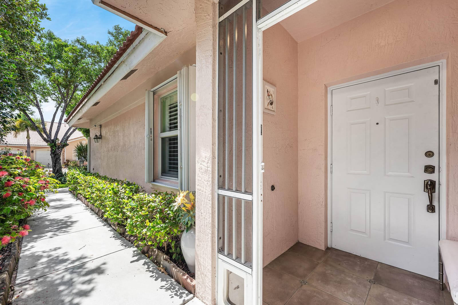315 CORAL TRACE Lane — photo 3