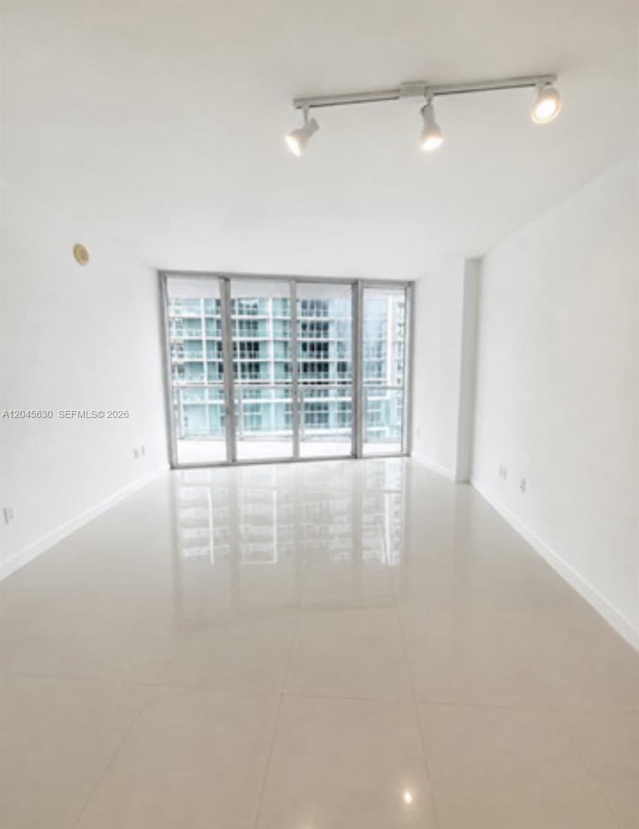 495 Brickell Avenue 3106 — photo 8