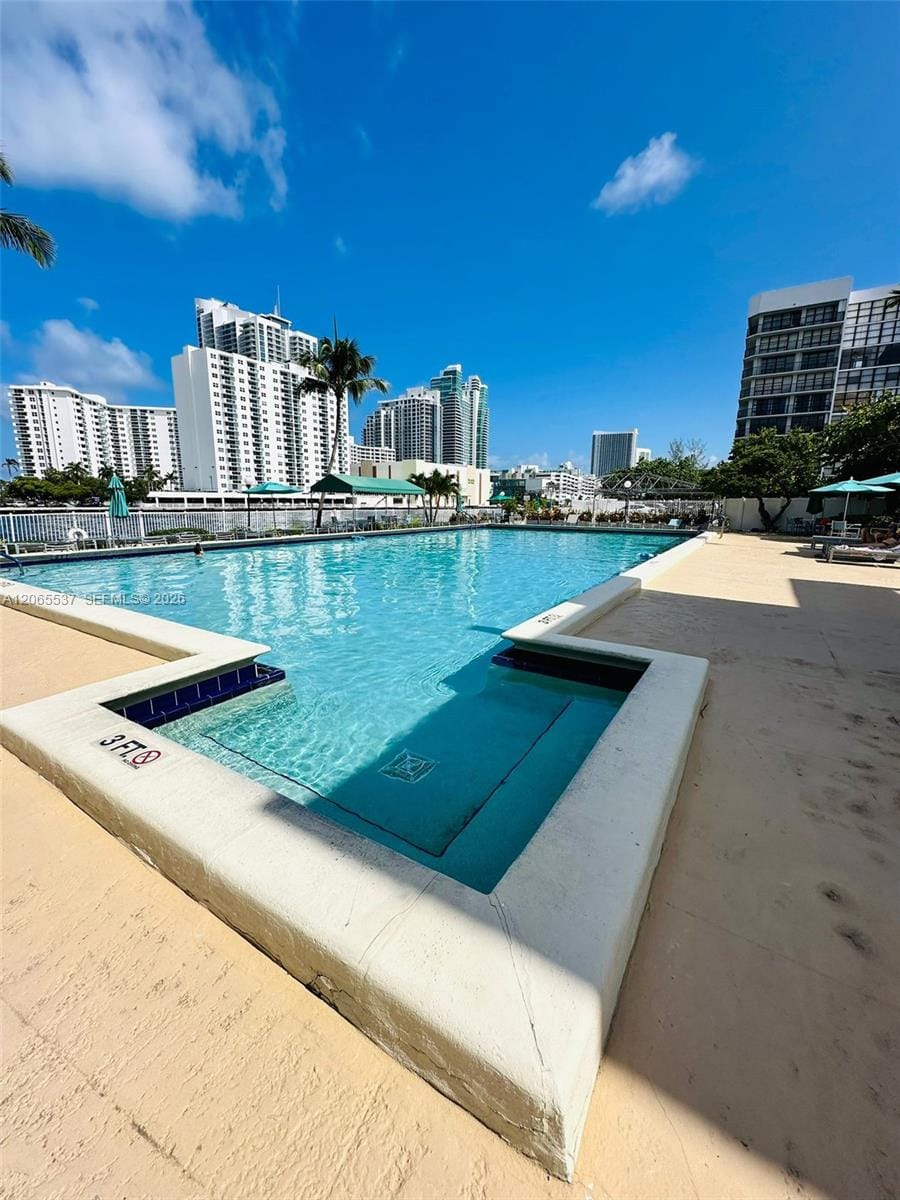 800 Parkview Drive 611, Hallandale Beach, FL 33009 photo 8