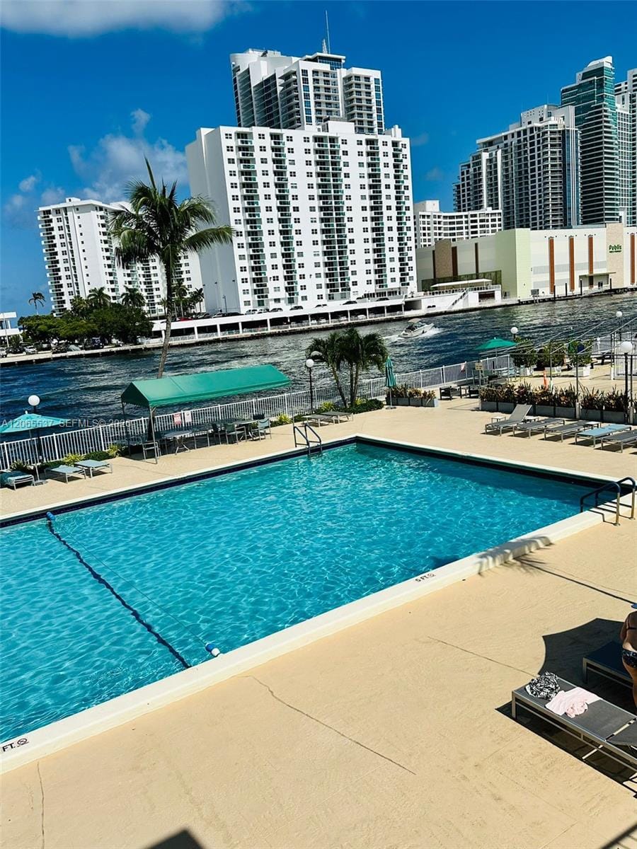 800 Parkview Drive 611, Hallandale Beach, FL 33009 photo 9