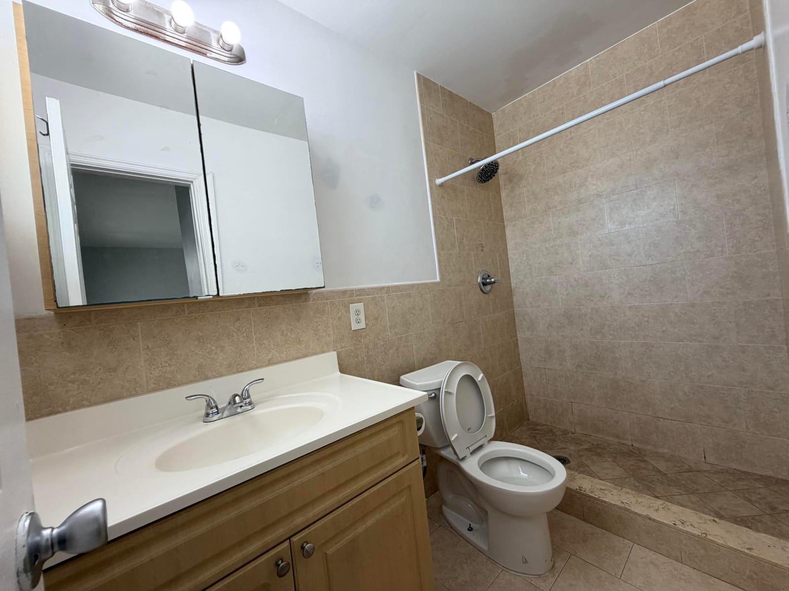 915 NE 8th Street 104 — photo 12