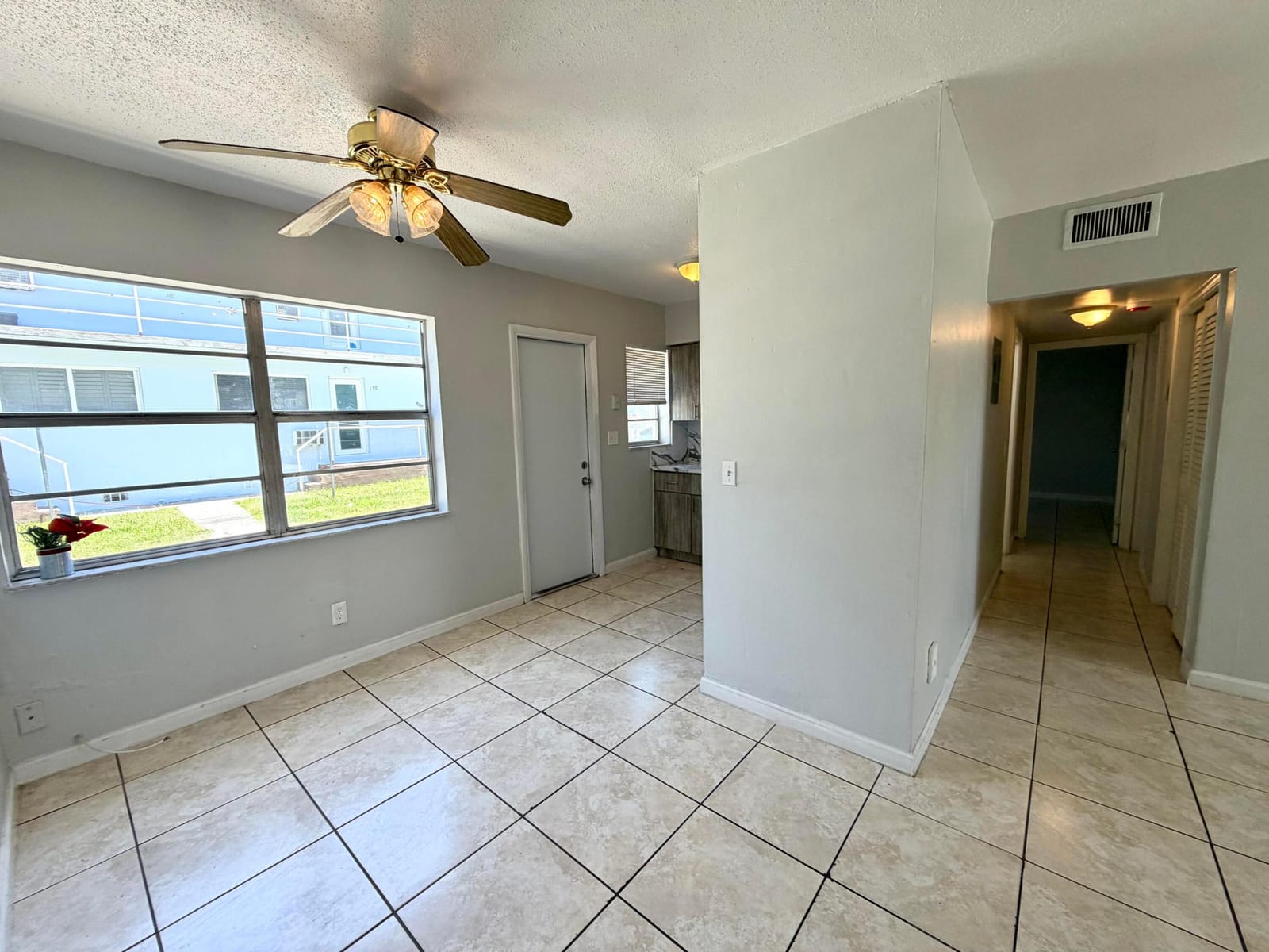 915 NE 8th Street 104 — photo 3