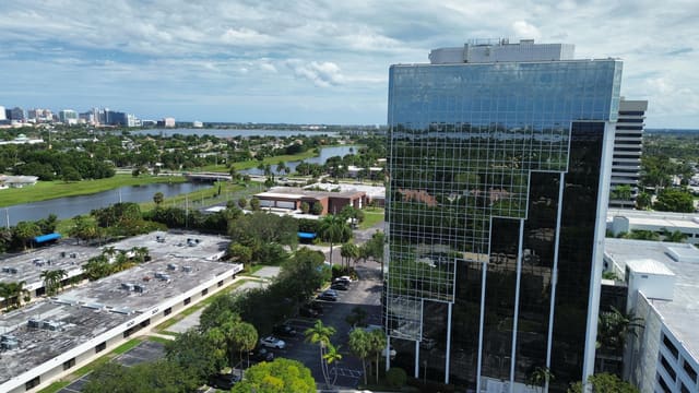 1700 EMBASSY Drive 408, West Palm Beach, FL 33401