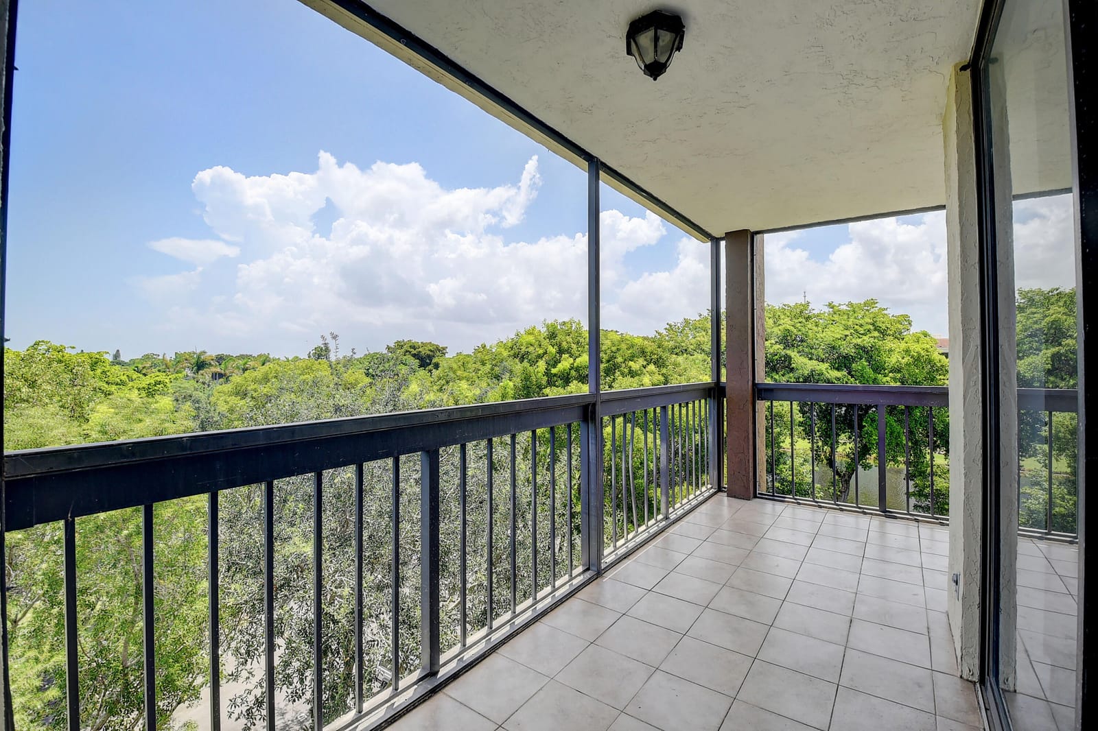 955 Egret Circle 501 — photo 5
