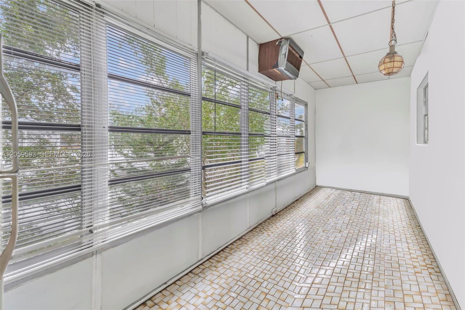 3990 NW 42nd Avenue 403, Lauderdale Lakes, FL 33319 photo 11