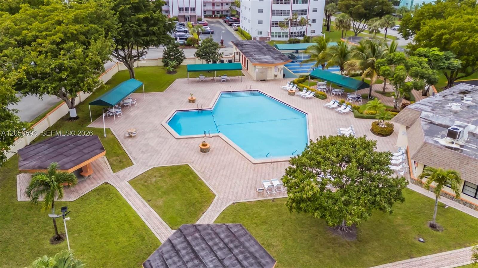 3990 NW 42nd Avenue 403, Lauderdale Lakes, FL 33319 photo 12