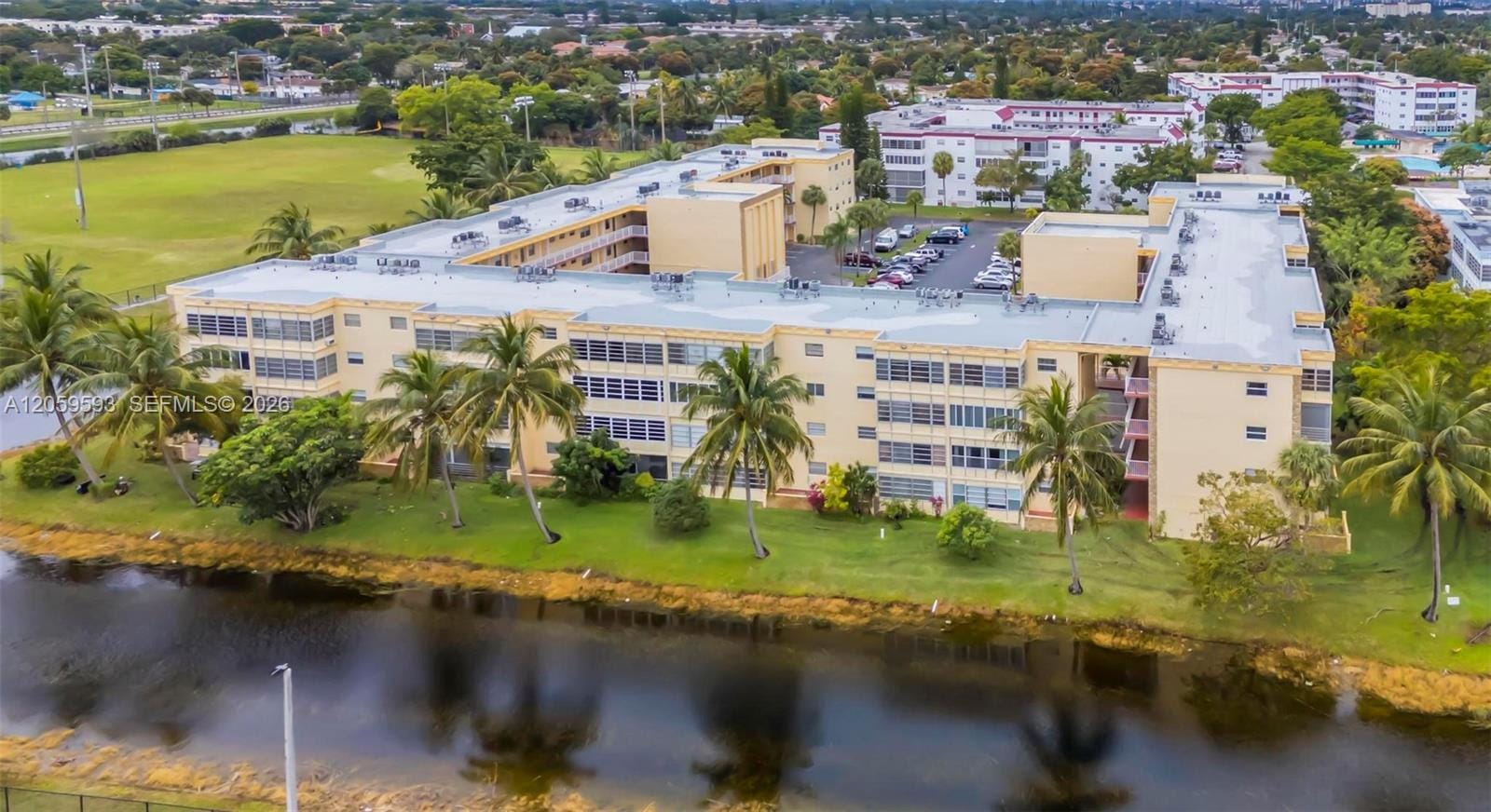 3990 NW 42nd Avenue 403, Lauderdale Lakes, FL 33319 photo 18