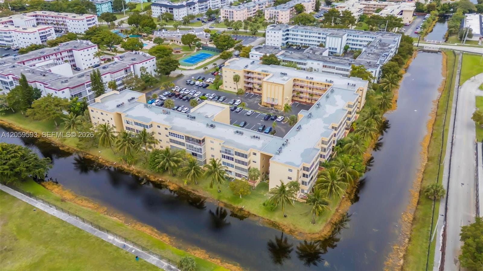 3990 NW 42nd Avenue 403, Lauderdale Lakes, FL 33319 photo 21