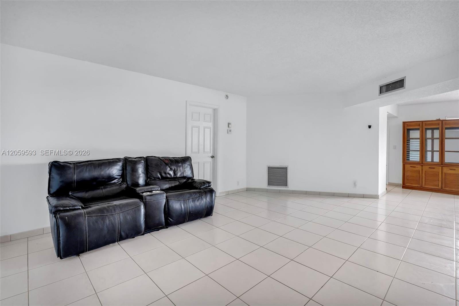 3990 NW 42nd Avenue 403, Lauderdale Lakes, FL 33319 photo 8