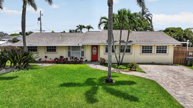 103 W MANGO Road, sold in Florida Gardens 4, Lake Worth, FL