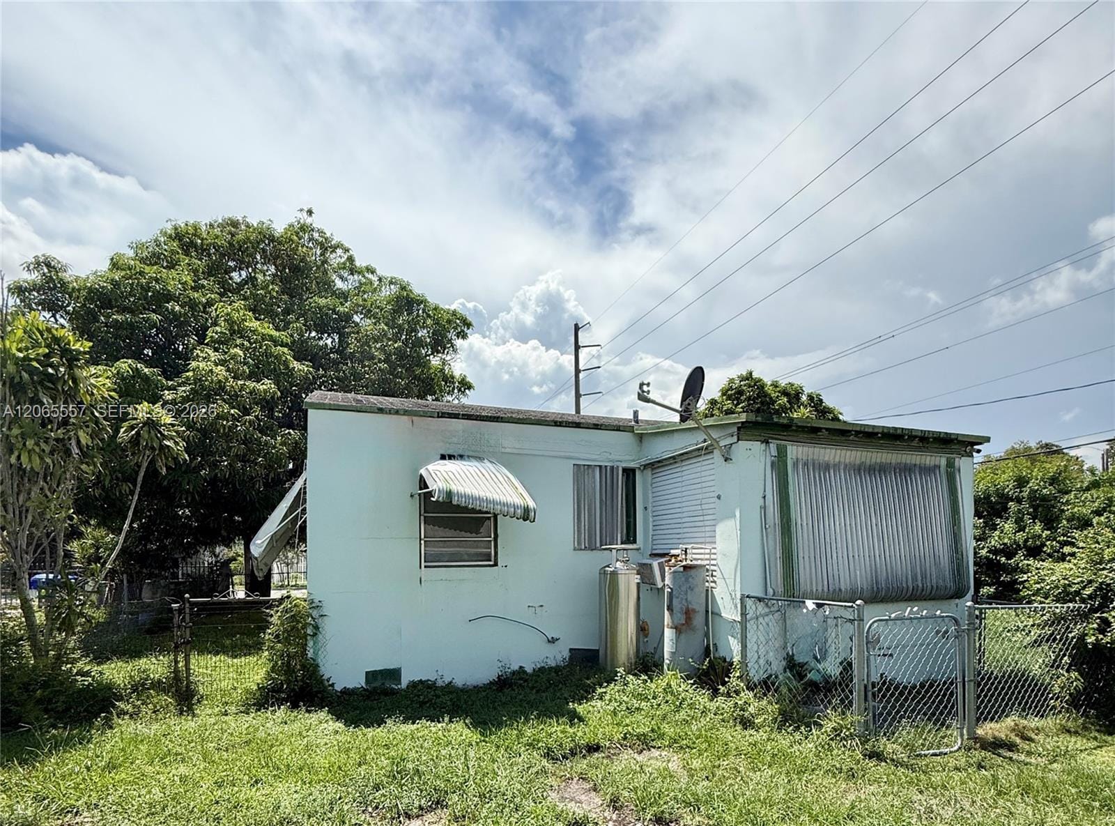 6545 NW 6th Avenue — photo 3