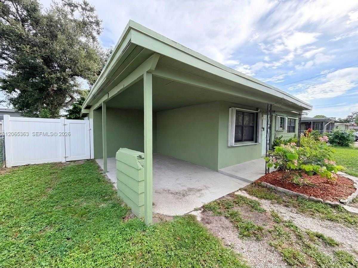 6831 Farragut Street — photo 2