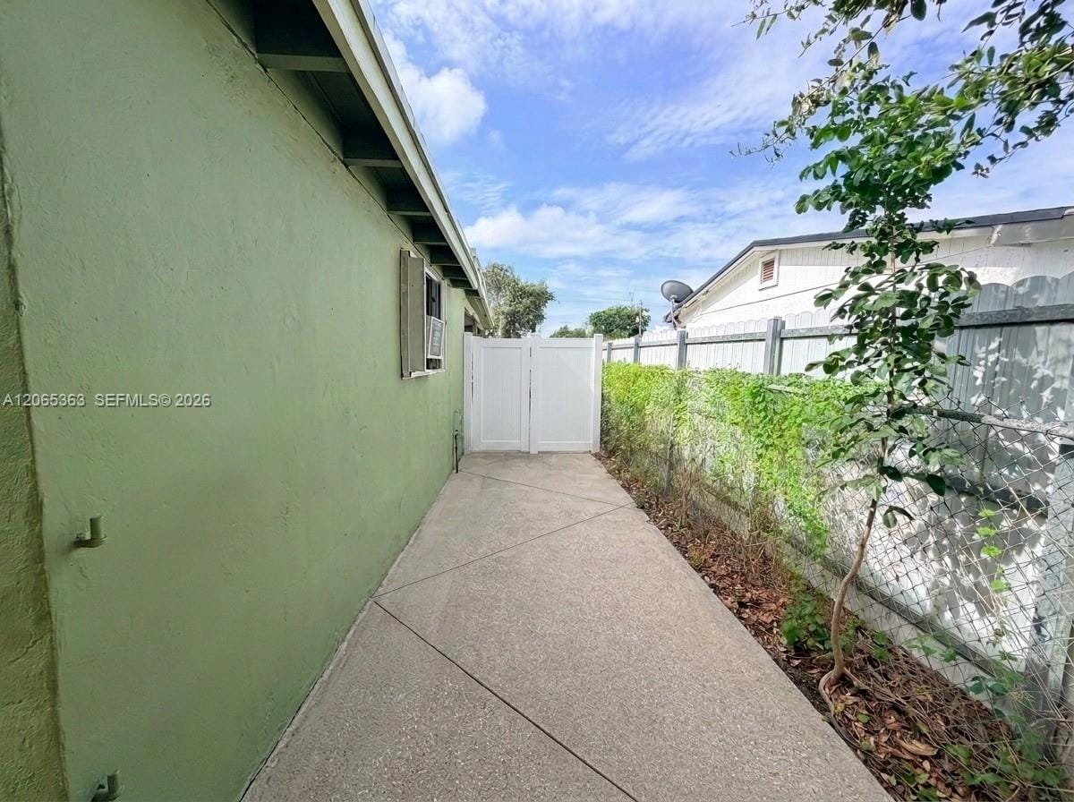 6831 Farragut Street — photo 10
