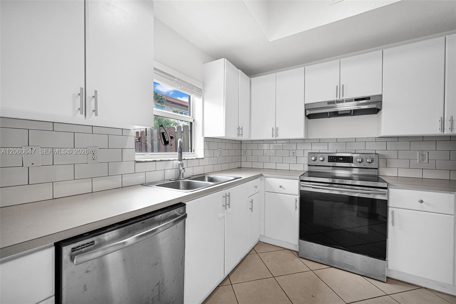 8885 SW 221st Terrace, Cutler Bay, FL 33190 photo 10