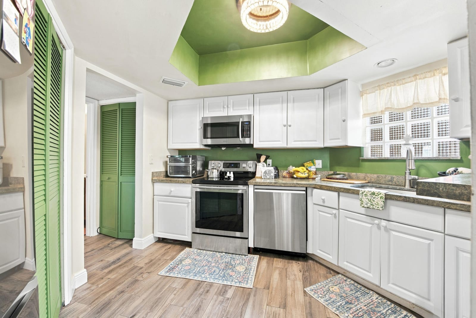 126 WEYBRIDGE Circle B — photo 4