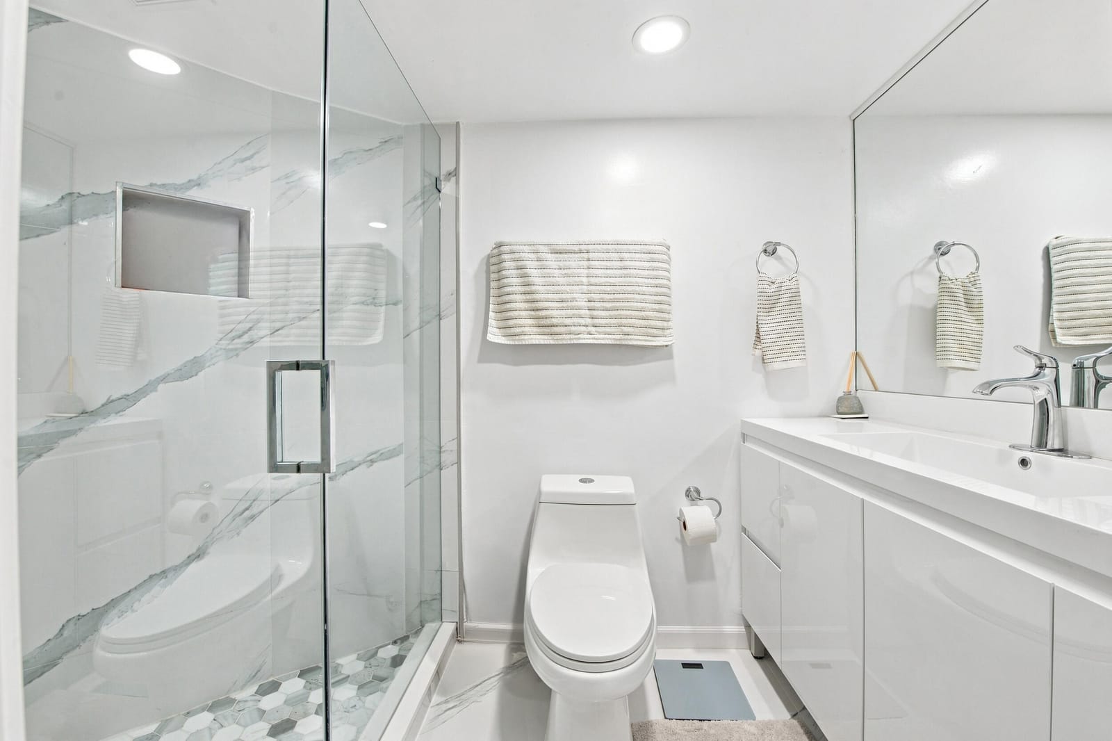 126 WEYBRIDGE Circle B, Royal Palm Beach, FL 33411 photo 14