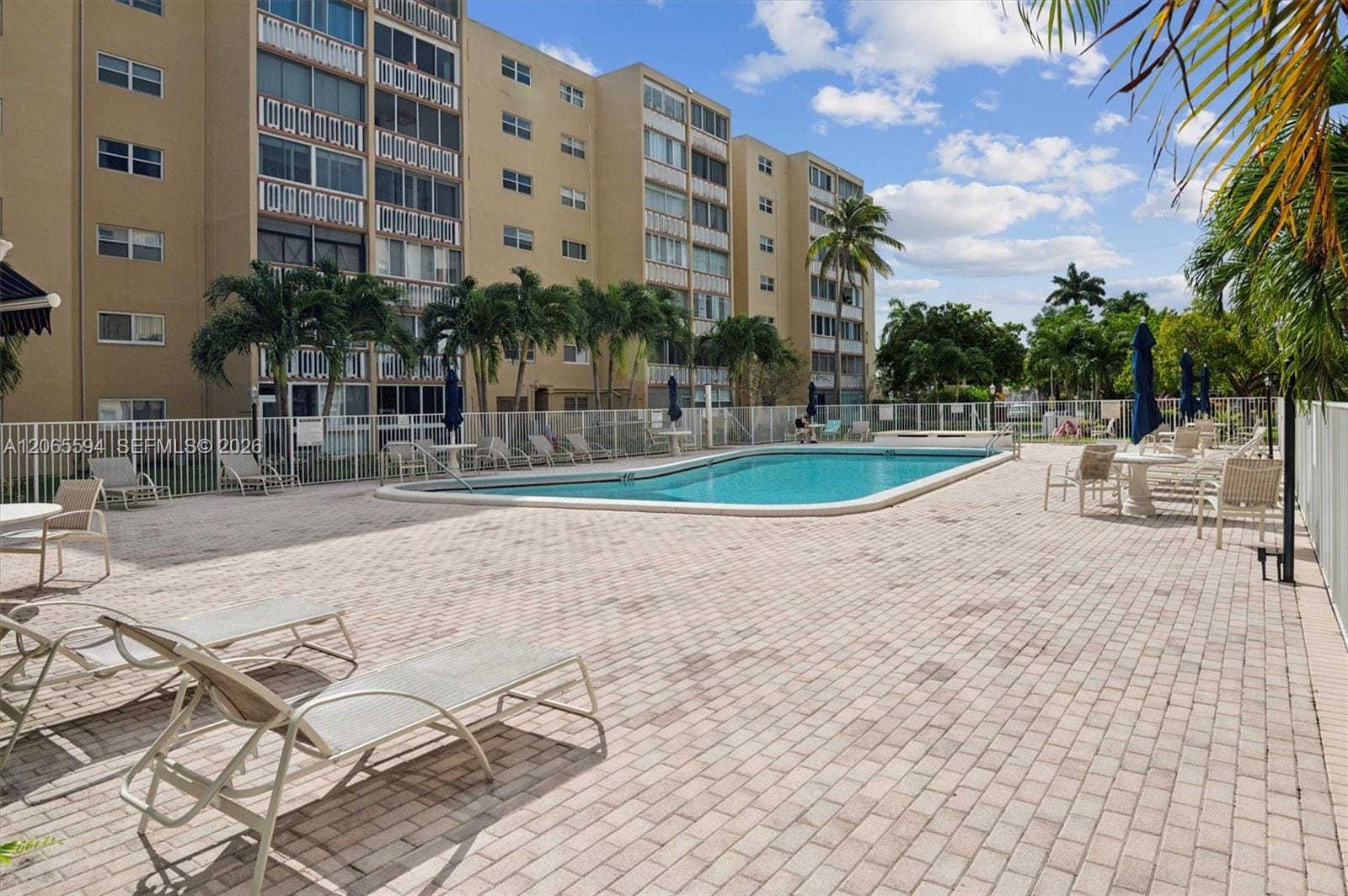619 NE 14th Avenue 101, Hallandale Beach, FL 33009 photo 18