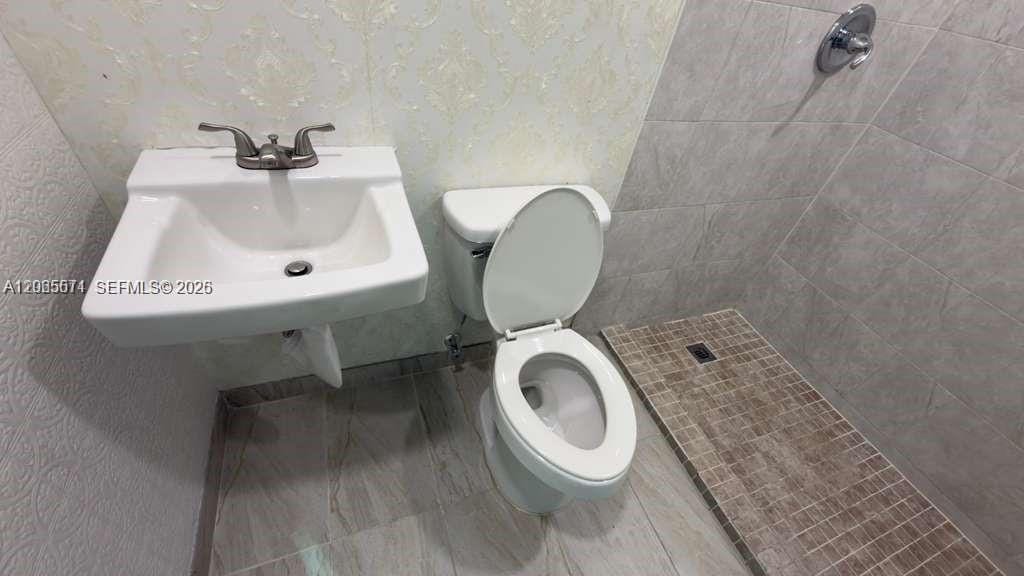 1671 W 37th Street 1, Hialeah, FL 33012 photo 7