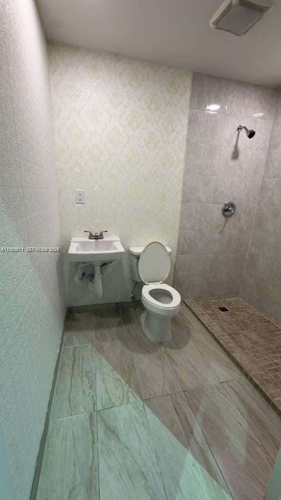 1671 W 37th Street 1, Hialeah, FL 33012 photo 10