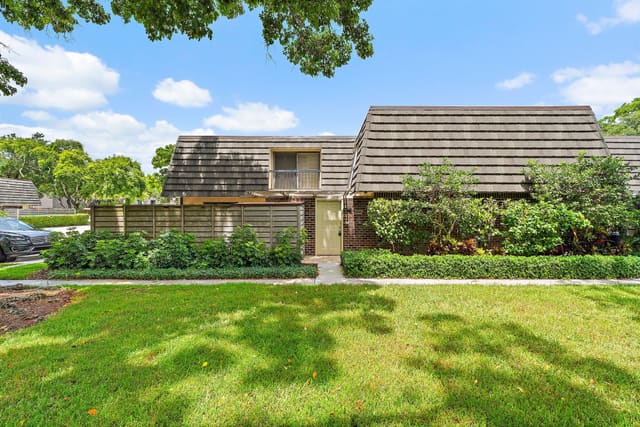 630 6th Terrace, Palm Beach Gardens, FL 33418