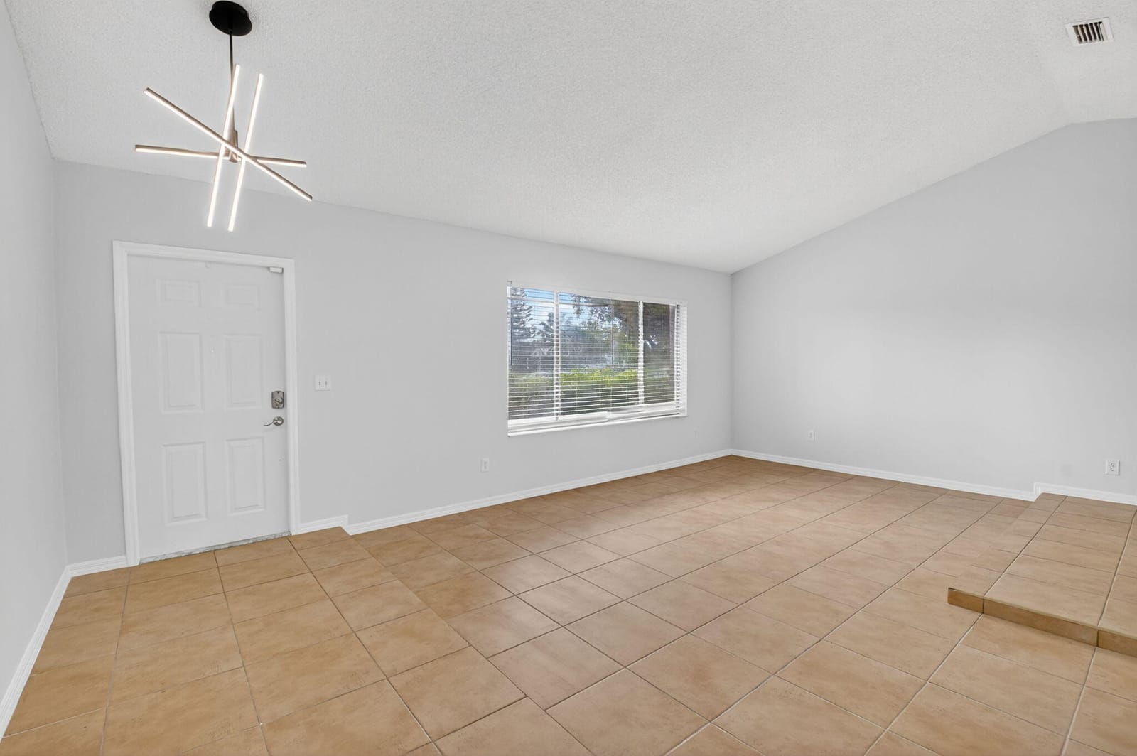4135 Bay Laurel Way — photo 4