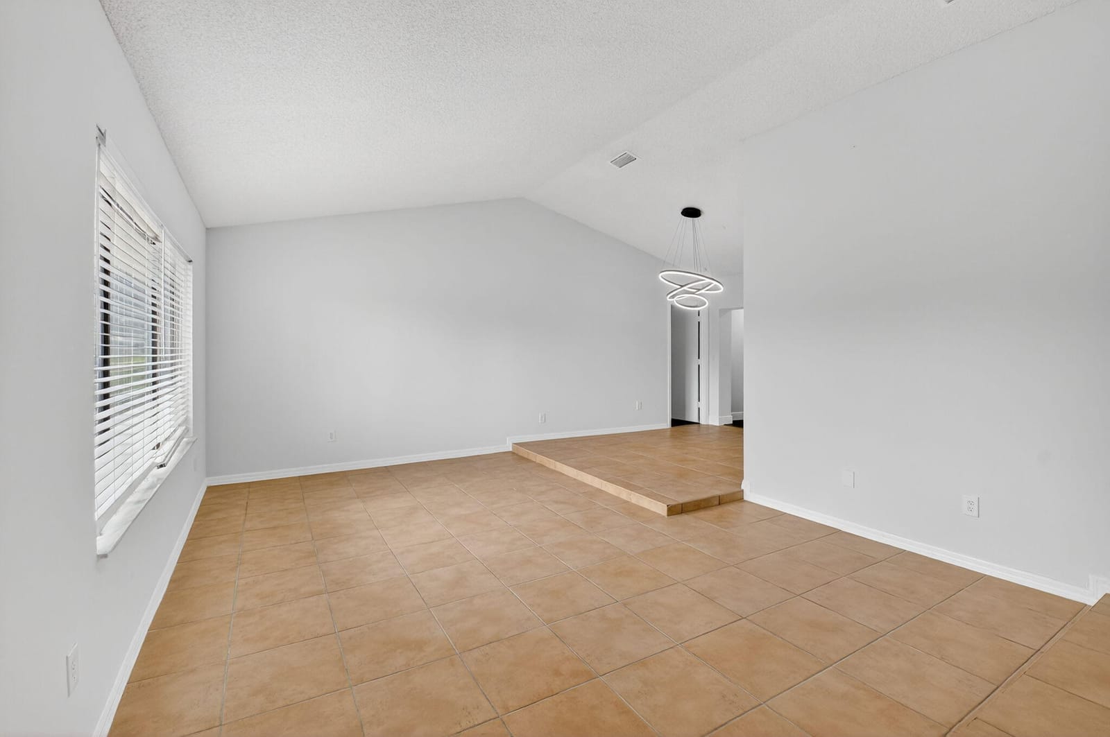 4135 Bay Laurel Way — photo 5