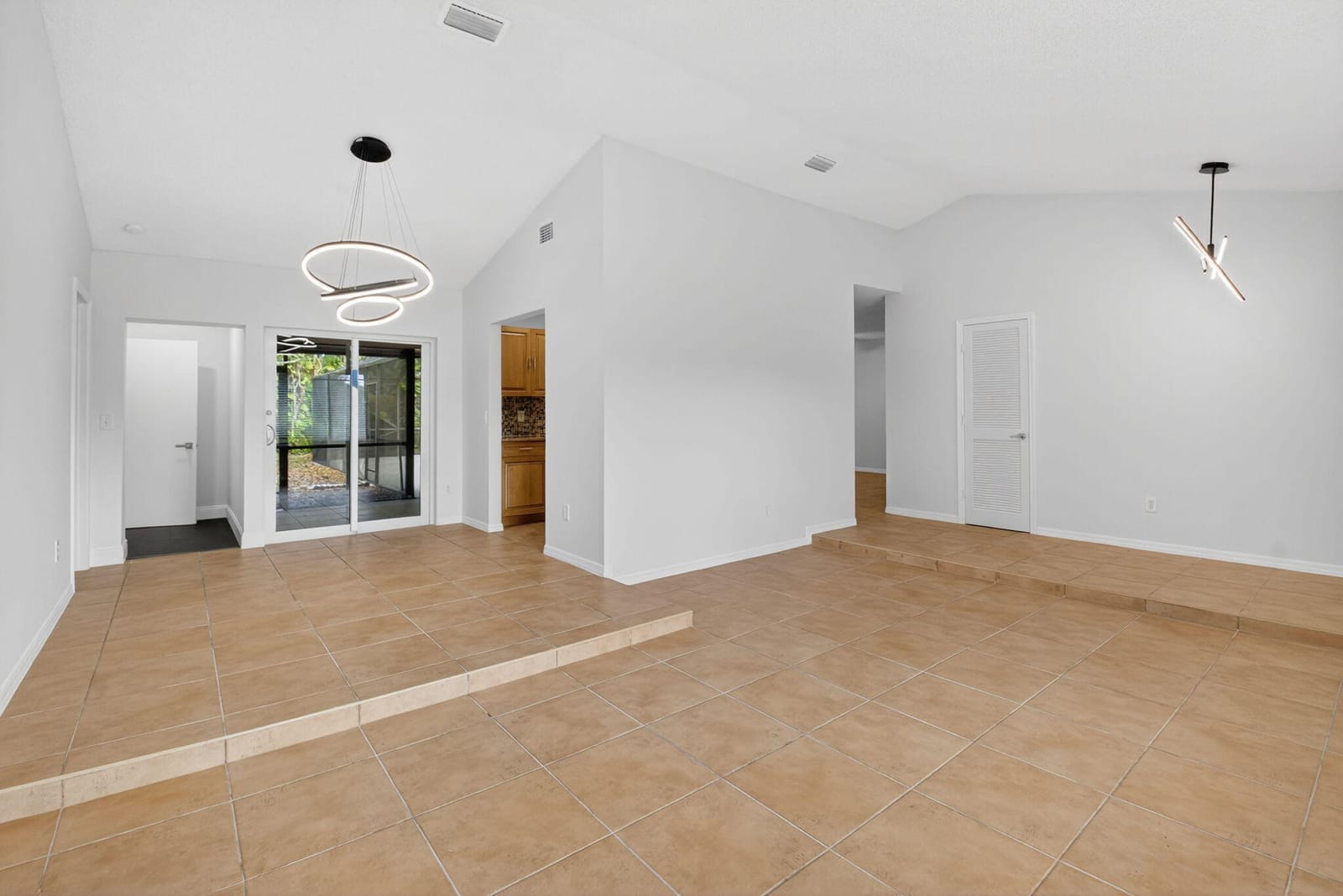 4135 Bay Laurel Way — photo 9