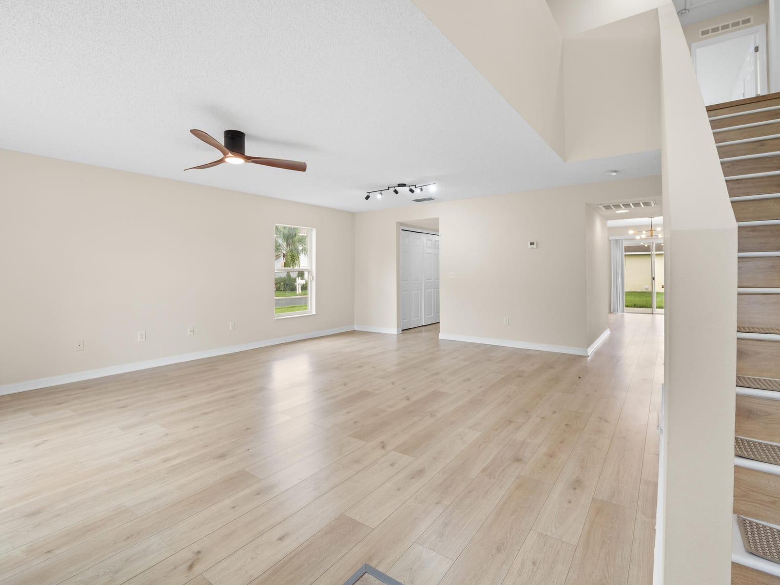 1204 25TH Terrace SW — photo 4