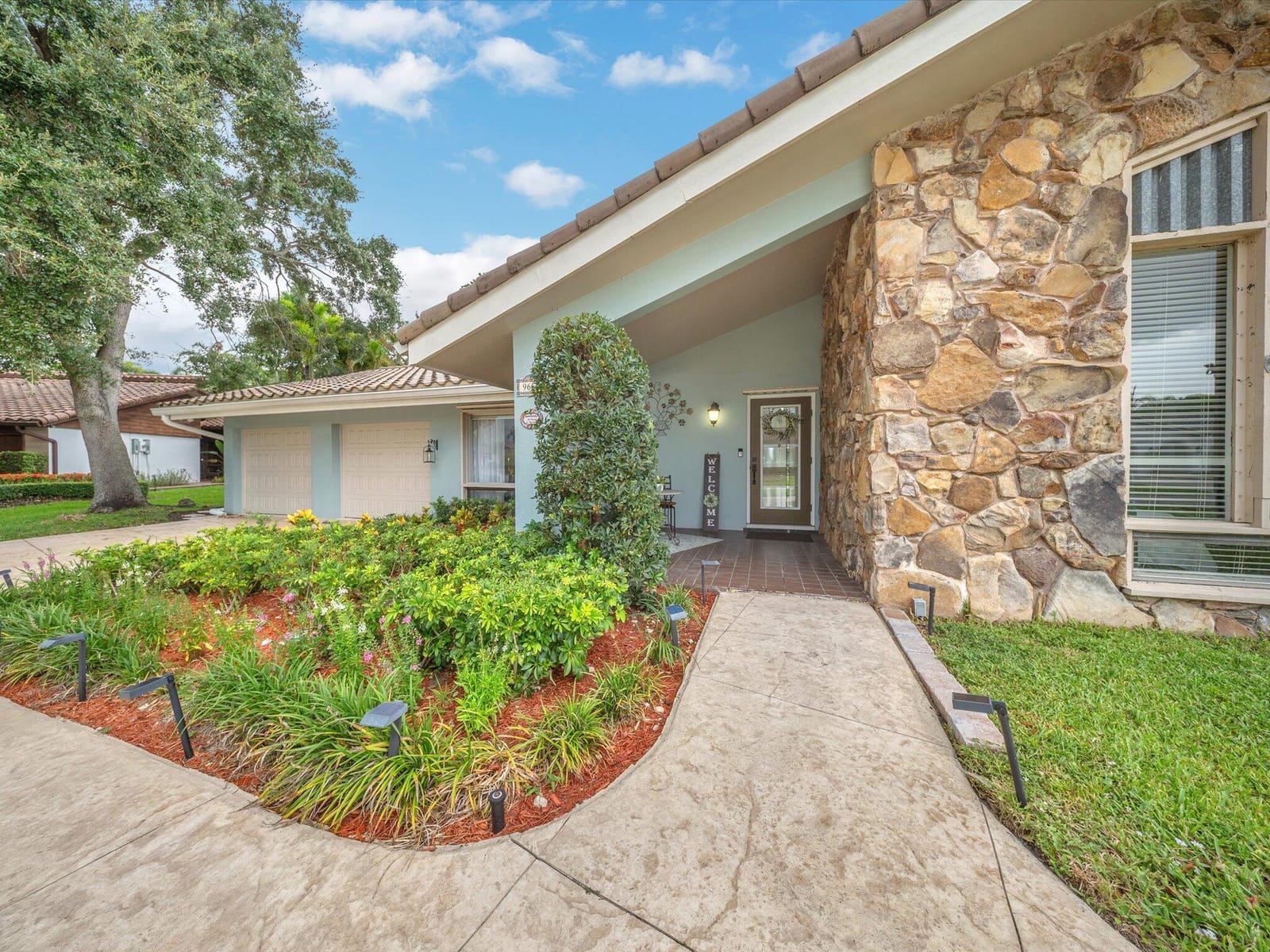 9651 CONCH SHELL Manor — photo 3