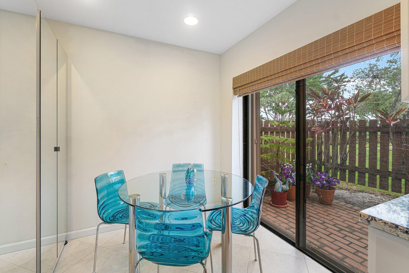 33 Southport Lane A — photo 8