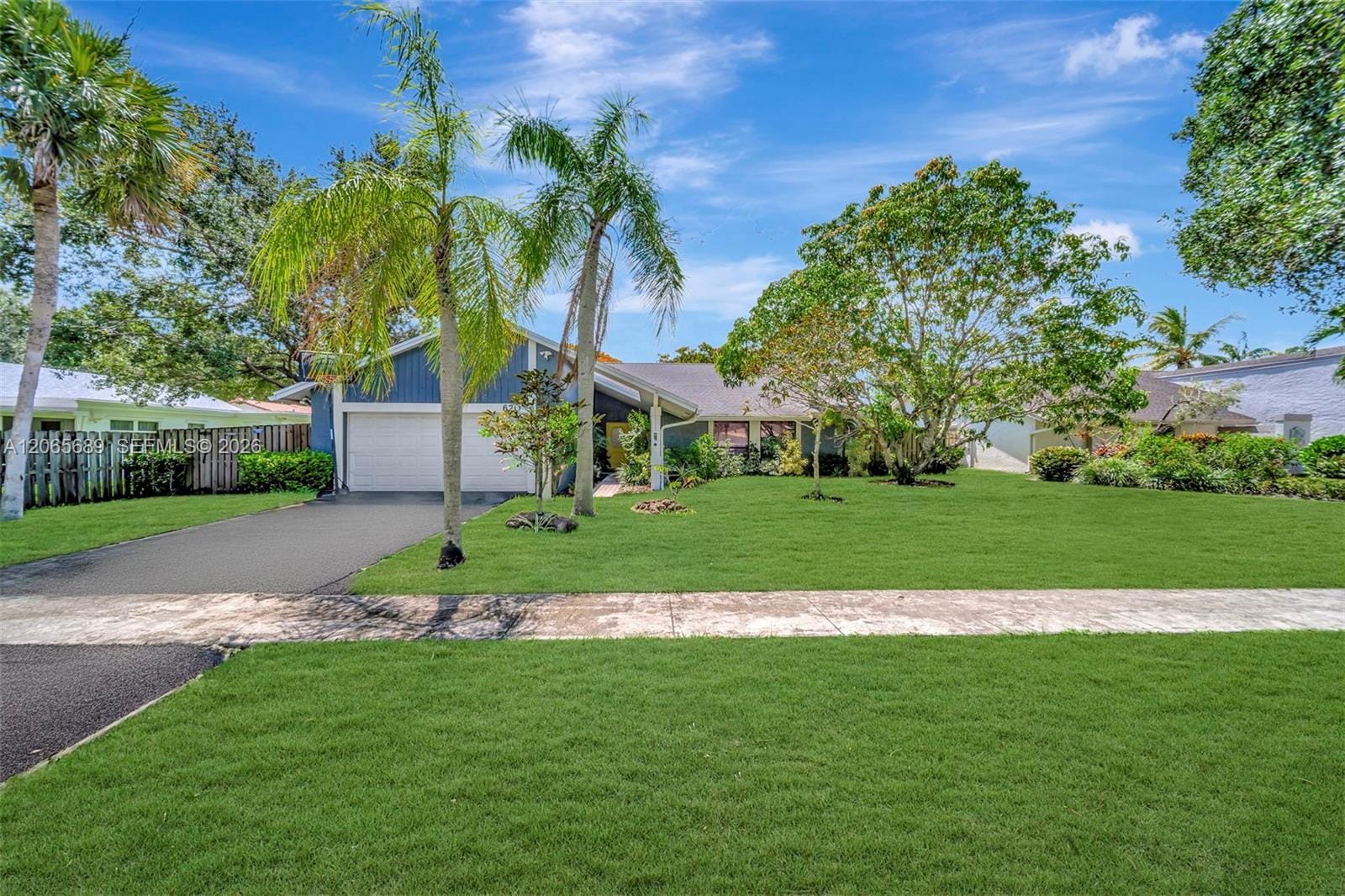 620 E Plantation Circle, Plantation, FL 33324